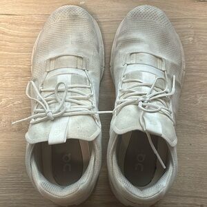 On cloud men’s 10.5